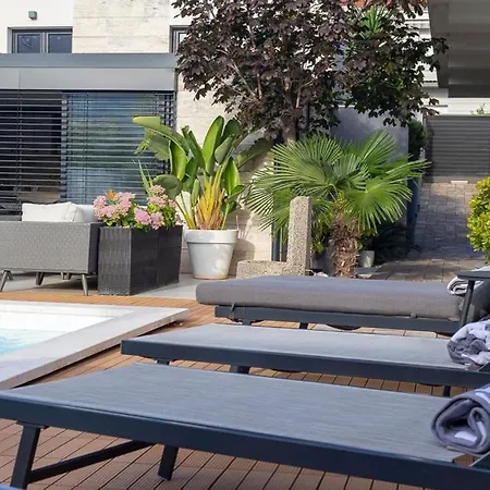 Luxury Experience In Center Of With Heated Pool And Jacuzzi * ザダル