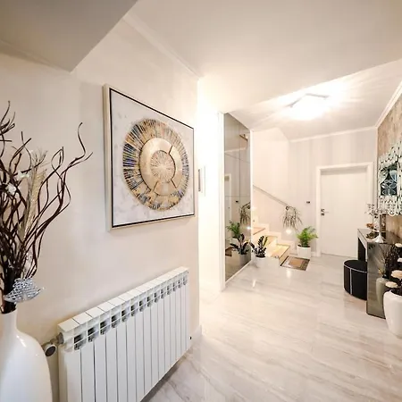 Villa Luxury Experience In Center Of With Heated Pool And Jacuzzi Zadar