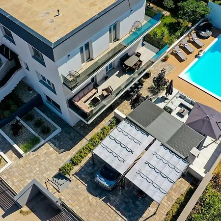 Luxury Experience In Center Of With Heated Pool And Jacuzzi Zadar