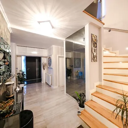 Villa Luxury Experience In Center Of With Heated Pool And Jacuzzi *