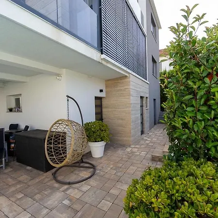 ヴィラ Luxury Experience In Center Of With Heated Pool And Jacuzzi ザダル