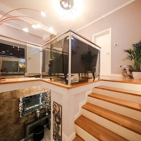 Luxury Experience In Center Of With Heated Pool And Jacuzzi Villa