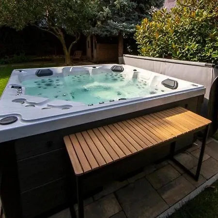 Luxury Experience In Center Of With Heated Pool And Jacuzzi *