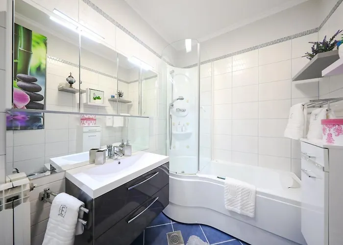 Luxury Experience In Center Of With Heated Pool And Jacuzzi וילה