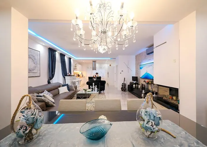 Luxury Experience In Center Of With Heated Pool And Jacuzzi זאדאר