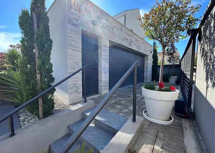וילה Luxury Experience In Center Of With Heated Pool And Jacuzzi *