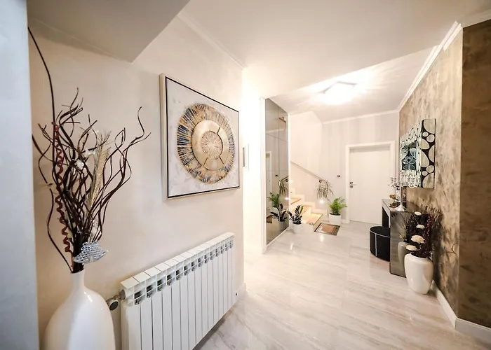 וילה Luxury Experience In Center Of With Heated Pool And Jacuzzi זאדאר