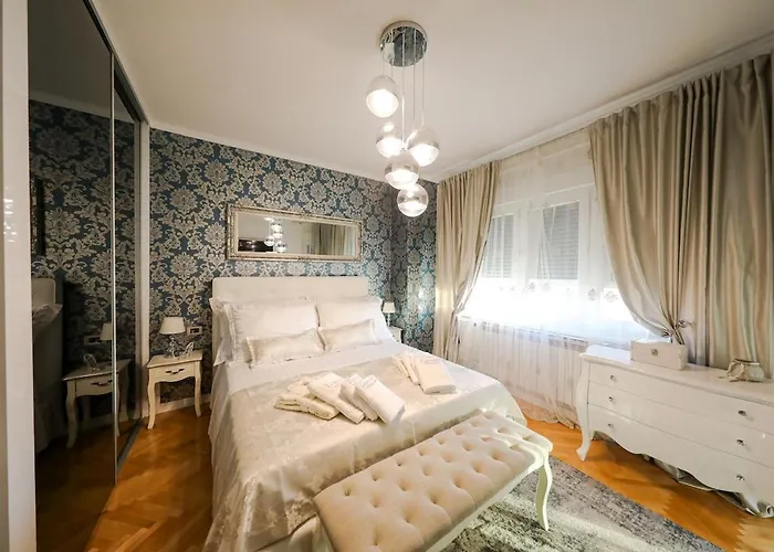 Luxury Experience In Center Of With Heated Pool And Jacuzzi וילה