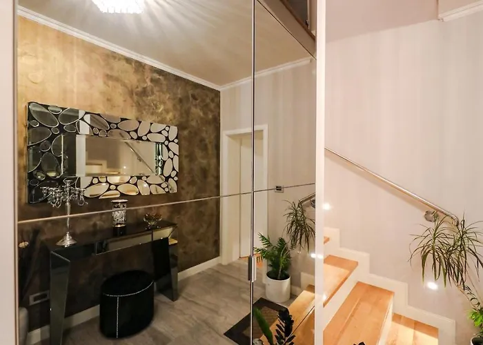 Luxury Experience In Center Of With Heated Pool And Jacuzzi זאדאר