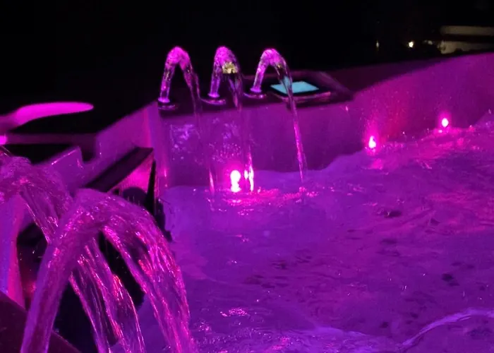 וילה Luxury Experience In Center Of With Heated Pool And Jacuzzi *