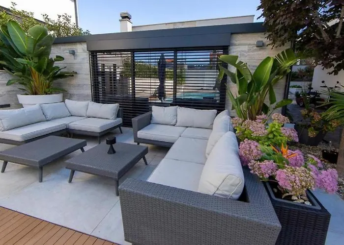 Luxury Experience In Center Of With Heated Pool And Jacuzzi * זאדאר