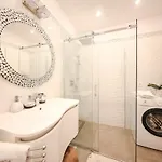 Luxury Experience In Center Of With Heated Pool And Jacuzzi