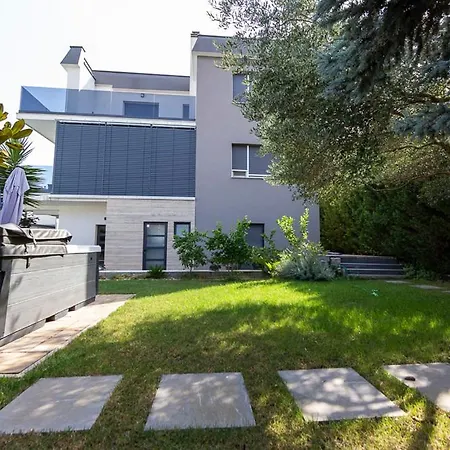 Luxury Experience In Center Of With Heated Pool And Jacuzzi Zára