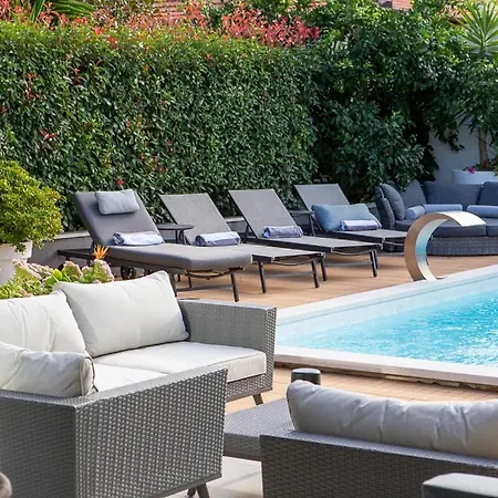 Villa Luxury Experience In Center Of With Heated Pool And Jacuzzi Zara