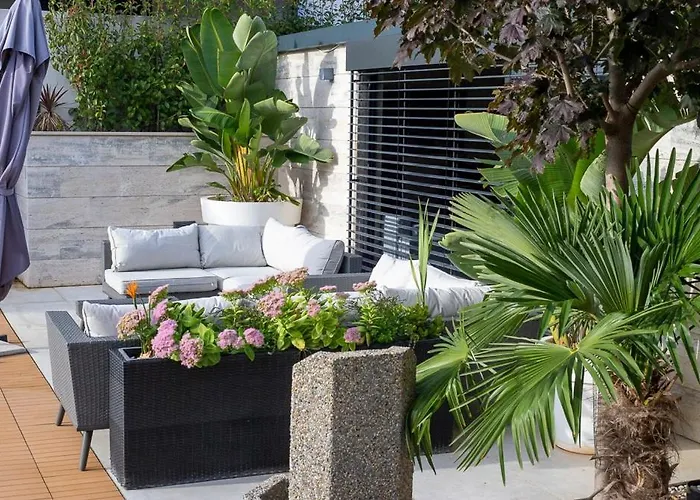 Вилла Luxury Experience In Center Of With Heated Pool And Jacuzzi *